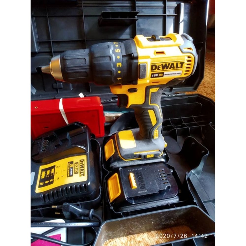 Dewalt drill store 18v dcd777s2t