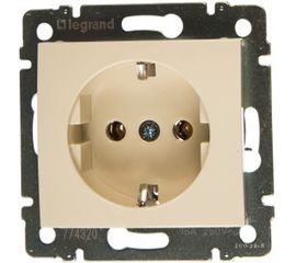 Розетка одноместная Legrand Valena 774320 с/з крем 