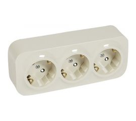 Розетка Legrand 3-м ОП Quteo 16А угол 45град. защитные шторки, с заземлением, слоновая кость Leg 782248 255249 