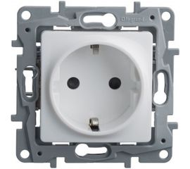 Механизм розетки Legrand 1-м СП Etika 2К+З 16 А защитные шторки с заземлением винтовые зажимы белый Leg 672222 