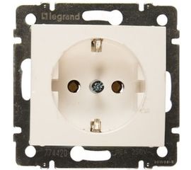 Одноместная розетка Legrand Valena 774420 с/з, белая 