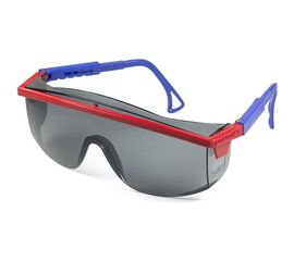 Защитные открытые очки РОСОМЗ О37 UNIVERSAL TITAN 5-2,5 PL 13724 