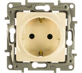 Механизм розетки Legrand 1-м СП Etika 2К+З 16 А защитные шторки с заземлением слоновая кость Leg 672322 