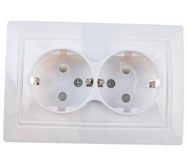 Двухместная розетка UNIVersal Севиль с/з з/ш белая С0050 