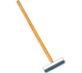 Валик STAYER с металлическими иглами для нанесения перфорации 32х150мм, ручка 50см 0395-15 