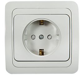 Одинарная розетка IN HOME с заземлением, со шторками CLASSICO белая 2028x 4690612000978 