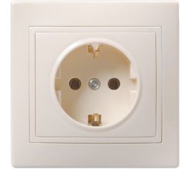 1-местная розетка IEK КВАРТА РСш10-3-ККм c заземлением, с защитными шторками, 16А, кремовый ERK11-K33-16-DM 