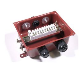 Коробка ГОФРОМАТИК Кзнс-08 с пластмассовыми сальниками (3шт. сальника mg) zeta30315 