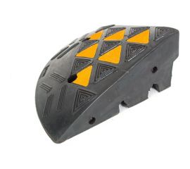 Резиновый съезд с бордюра ТЕХНОЛОГИЯ СР-150-2 концевая часть 0,3x0,15x0,36 м 00-00001664 