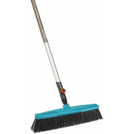 Комплект GARDENA: щетка для дорожек + деревянная рукоятка 130 см 03622-30.000.00 