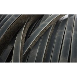 Щёточный уплотнитель Mebax 7х6 серый моноколор 4Р на клею на плёнке 00-00000096 