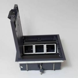 Люк на 6 постов SPL 45x45, металл/ пластик, с пластиковой коробкой, IP40 300007 