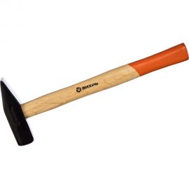 Молоток 800г, деревянная ручка Вихрь 73/6/8/4 