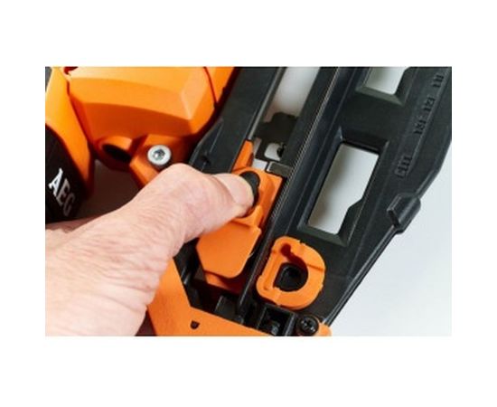 Аккумуляторный степлер AEG B16N18-0 451533 – изображение 3