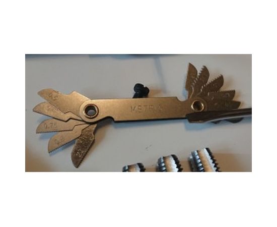 Набор метчиков и плашек 32 предмета Biber 90221 тов-112898 – изображение 4