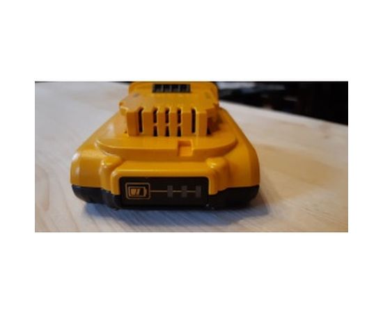 Аккумулятор (18 В; 2.0 А*ч; Li-Ion) DeWALT DCB 183 – изображение 6