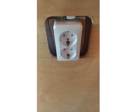 Двухместная розетка Schneider Electric ОП Этюд 16А защ. шторки, с заземлением, белая PA16-008B – изображение 3