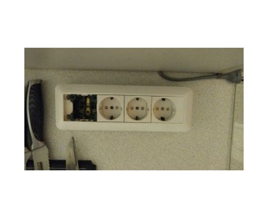 Четырехместная розетка Schneider Electric ОП Прима 16А 250В с заземлением, защ. шторка, белая опт. упак RA16-411M-B – изображение 7