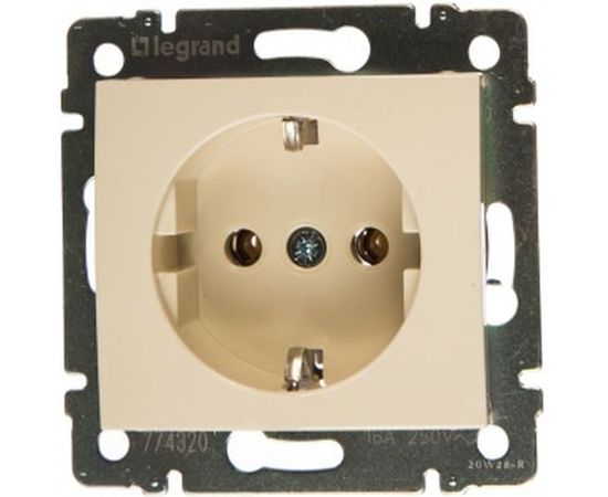 Розетка одноместная Legrand Valena 774320 с/з крем 
