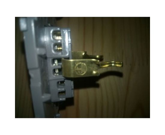 Розетка Legrand 2К+З шторки, слоновая кость 782250 – изображение 4