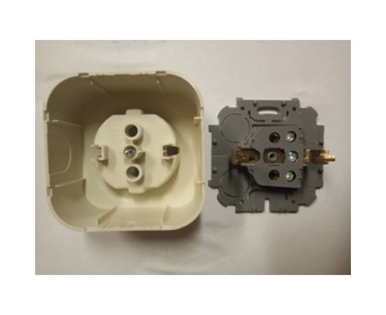 Розетка Legrand 2К+З без шторок, слоновая кость 782241 – изображение 5