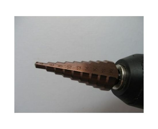 Сверло ступенчатое по стали и цветным металлам КОБАЛЬТ (4-20 мм; 9 ступеней; Р6М5) ЗУБР 29672-4-20-9_z01 – изображение 2