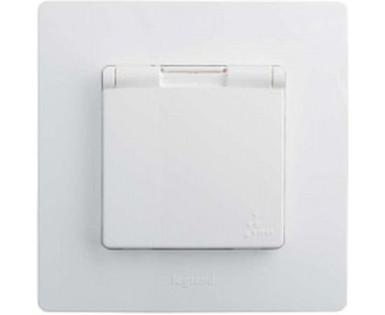 Механизм розетки Legrand 1-м СП Etika с защитной крышкой, защитные шторки, с заземлением Leg 672232 1066987 