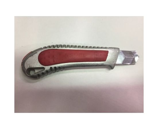 Нож ЗУБР МАСТЕР металлический корпус, механический фиксатор 18мм 09172 – изображение 2