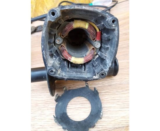 Угловая шлифмашина Makita M9511 – изображение 21