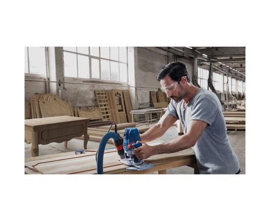 Фрезер Bosch GOF 130 06016B7000 – изображение 3