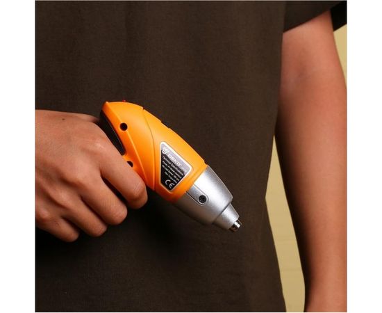 Аккумуляторная отвертка DEKO ZKS4, 4В, 0.6 Ач, з/у с набором оснастки 10 шт, 4 Нм 063-4113 – изображение 2