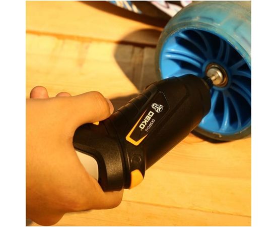 Аккумуляторная отвертка DEKO DKS4FU-Li 063-4152 – изображение 2