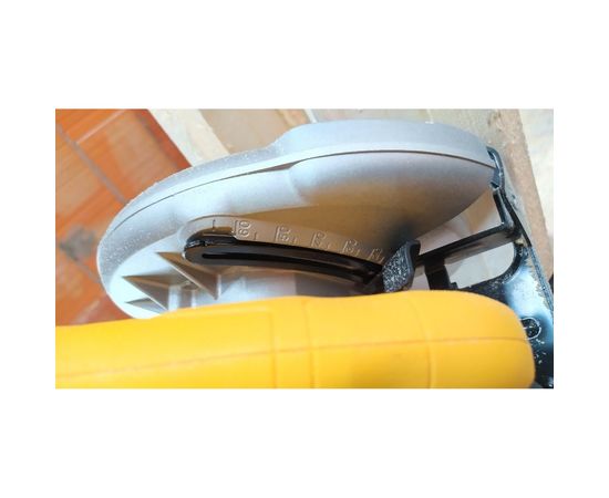 Дисковая пила DEWALT DWE 560 B – изображение 13