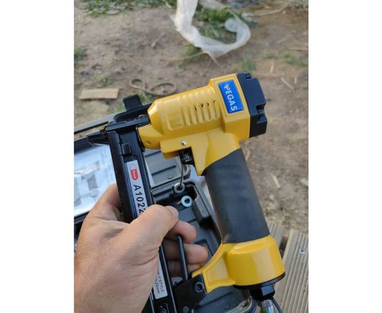 Скобозабивной пистолет Pegas pneumatic 1022J 1034 – изображение 5