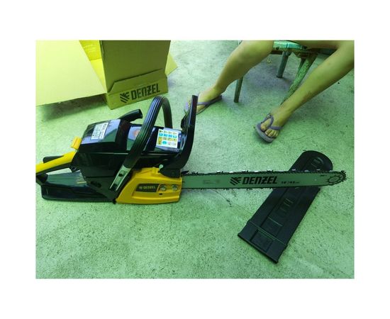 Бензиновая цепная пила Denzel DGS-5218 95233 – изображение 5