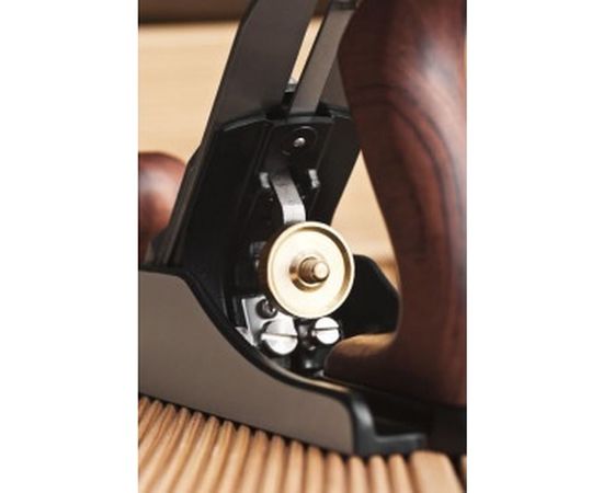 Металлический рубанок KRAFTOOL A4 Premium, 260x60 мм, лезвие 50 мм 18527-25 – изображение 3