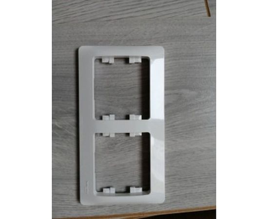Горизонтальная рамка Schneider Electric 2-м Glossa белая GSL000102 – изображение 2