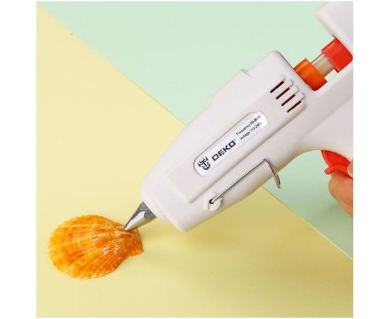 Клеевой термопистолет DEKO DKGG100 100Вт, SET4, подставка, набор клеевых стержней 063-4971 – изображение 3