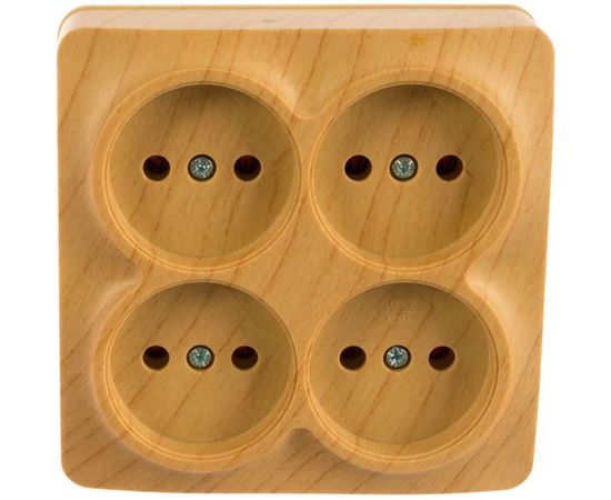 Четырехместная розетка IONICH б/з сосна квадрат 1458 
