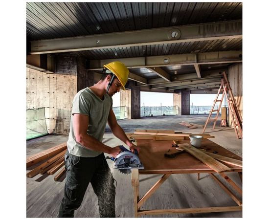 Циркулярная пила BOSCH GKS 140 06016B3020 – изображение 2