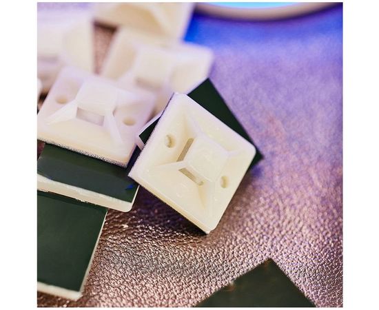 Самоклеящаяся площадка REXANT 20x20 мм, белая, 100 шт. 07-2020 – изображение 4