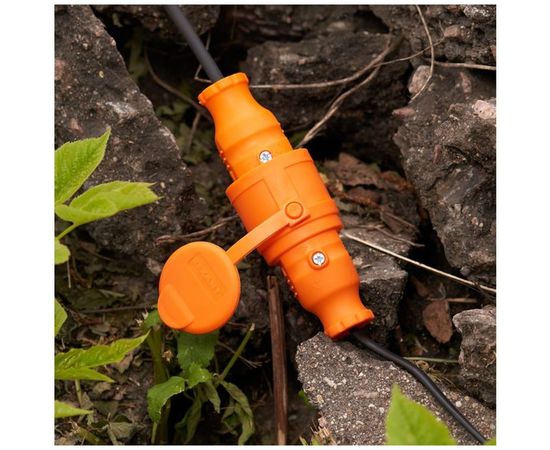 Прямая влагозащищенная вилка REXANT с заземлением, 16А, IP44, каучук оранжевая 111-015 – изображение 3