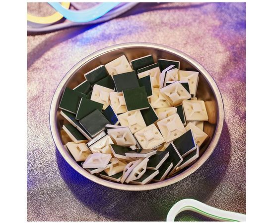 Самоклеящаяся площадка REXANT 20x20 мм, белая, 100 шт. 07-2020 – изображение 2