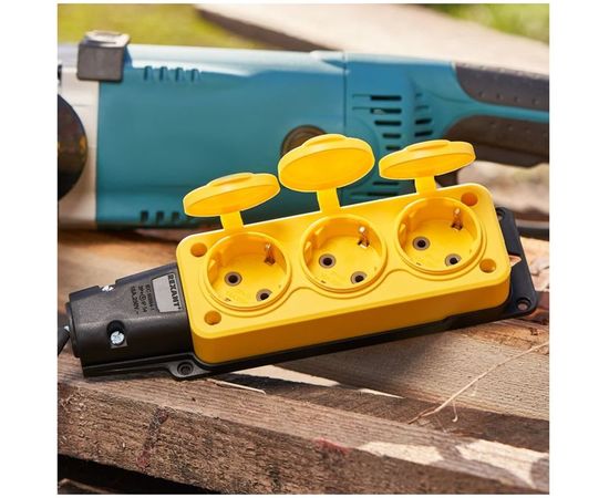 Трехместная розетка REXANT влагозащищенная, с заземлением, 16 А, IP54, каучук желтая 111-126 – изображение 2