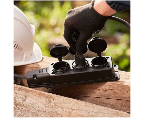 Штепсельная трехместная розетка REXANT влагозащищенная, с/з, 16 А, IP54 каучук 111-113 – изображение 2