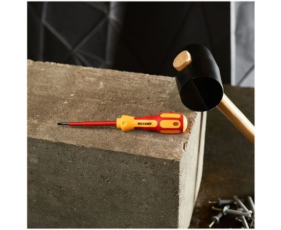 Шлицевая отвертка электрика REXANT SL 3х75 мм 12-4711 – изображение 4