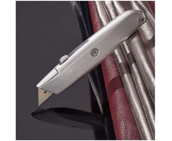 Нож с трапециевидным выдвижным лезвием REXANT 12-4907 – изображение 2