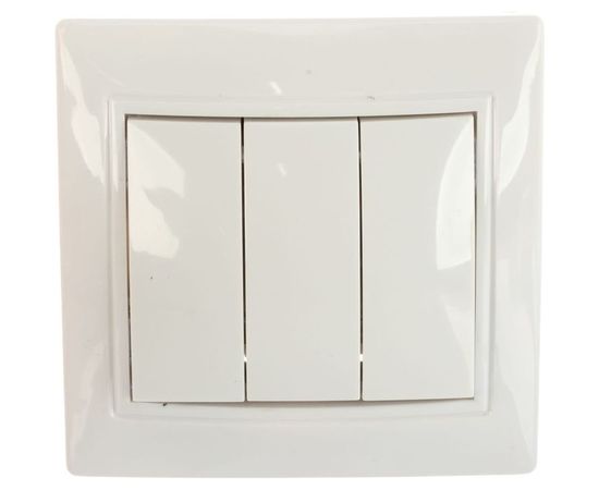Трехклавишный выключатель, белый UNIVersal Севиль C0043 