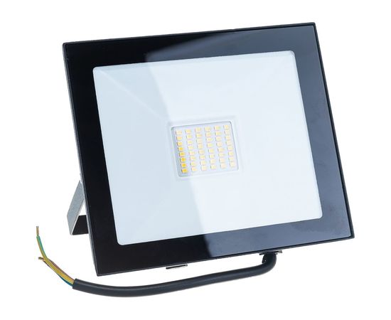 Светодиодный прожектор SAFFIT SFL90-50 2835SMD, 50W 4000K AC220V/50Hz IP65, черный в компактном корпусе 55077 