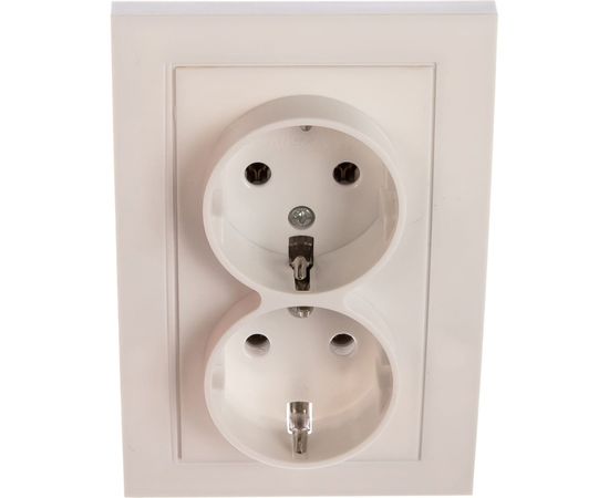 Двойная розетка с заземлением, белая UNIVersal Бриллиант 7947533 